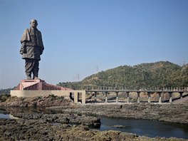 V indickém stát Gudarát byla ve stedu odhalena 182 metr vysoká socha...