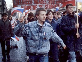 Listopadová demonstrace na Václavském námstí v Praze (1989)