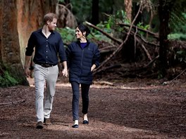 Vévodkyn Meghan a princ Harry pi procházce lesem Redwoods (Rotorua, 31. íjna...