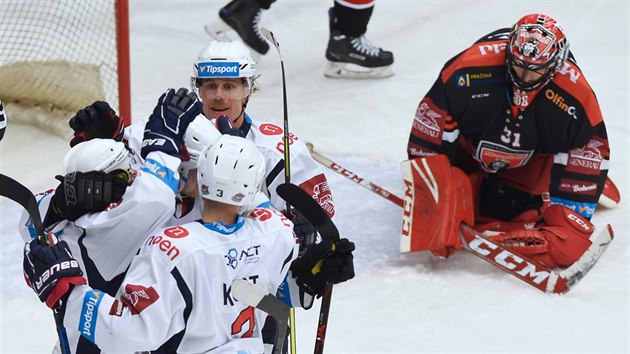 Chomutovt hokejist prv pekonali Jaroslava Pavelku v brance Hradce.