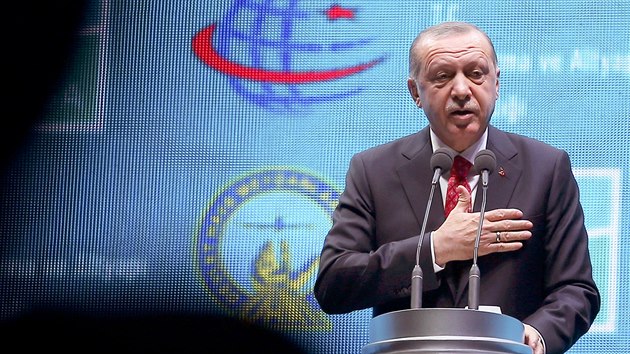 Tureck prezident Recep Tayyip Erdogan bhem slavnostnho ceremonilu na novm letiti. (29. jna 2018)