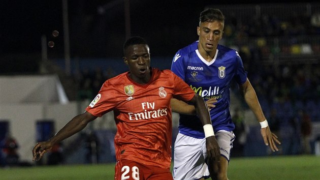 Vinicius Junior (v ervernm) z Realu Madrid v duelu s Melillou.