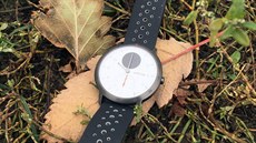 Na první pohled psobí Withings Steel HR Sport jednodue a elegantn