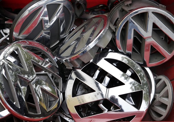 Volkswagen plánuje v nmeckých továrnách v Emdenu a v Hannoveru ruit na sedm tisíc pracovních míst.