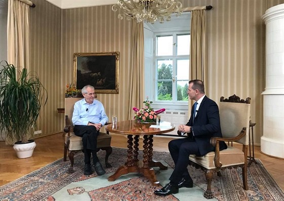Prezident Milo Zeman s editelem TV Barrandov Jaromírem Soukupem pi natáení...