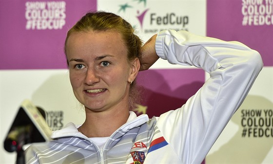 Barbora Krejíková na tiskové konferenci ped finále Fed Cupu s USA.