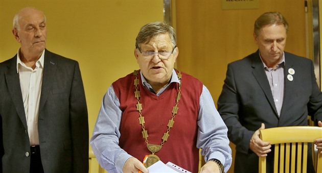 Jan Hradil (uprosted) po estnácti letech skonil jako starosta Újezdu u Brna.