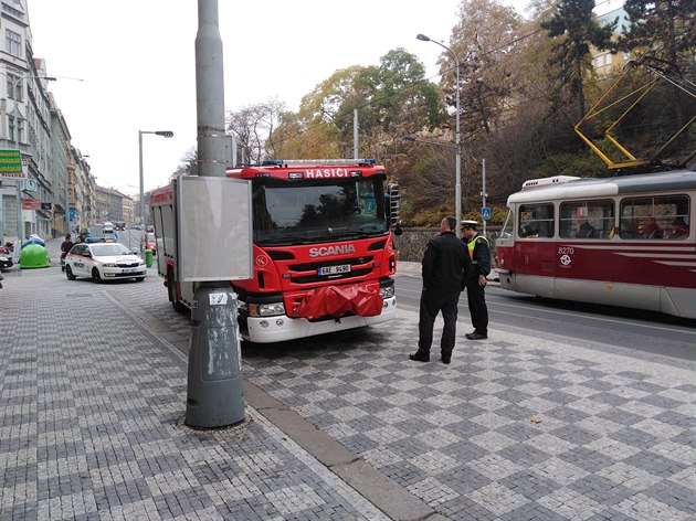 Tramvaj urvala hasim zrcátko.