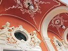 Karlovarsk mstsk divadlo po prv dokonen celkov rekonstrukci fasdy a...