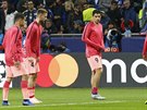 Luis Suárez z Barcelony pi rozcvice ped utkáním proti Interu.