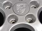 Detail pedního kola vozu Porsche zvaného "telefon"