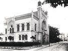Synagoga v Novm Jin po svm dokonen v roce 1905. Po 2. svtov vlce...