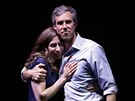 Demokratický kongresman Beto O'Rourke se svojí manelkou Amy Sanders poté, co...