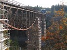 Unikátní výmna starých oblouk na elezniním most nad pehradou Hracholusky....