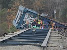 Výmna oblouk na elezniním most nad pehradou Hracholusky. (9. 11. 2018)