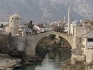 Most v bosenské Neretv bombardovali vojáci, te z nj skáou do vody