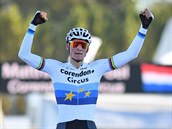 TRADIN OBRZEK. Mathieu van der Poel slav dal triumf.