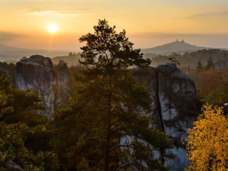 Zveme vás na virtuální výlet za barevným podzimem do Českého ráje. Fotograf Jan...