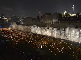 Londýnský Tower ozáilo svtlo z tisíce pochodní. 