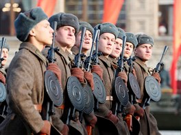 POCHOD. V Rusku na Rudém námstí v Moskv se konala vojenská pehlídka...
