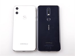 Motorola One a Nokia 7.1