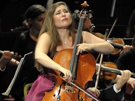 Americk violoncellistka Alisa Weilersteinov vystoupila v roce 2014 na BBC...