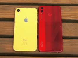 Honor 8X a Apple iPhone XR