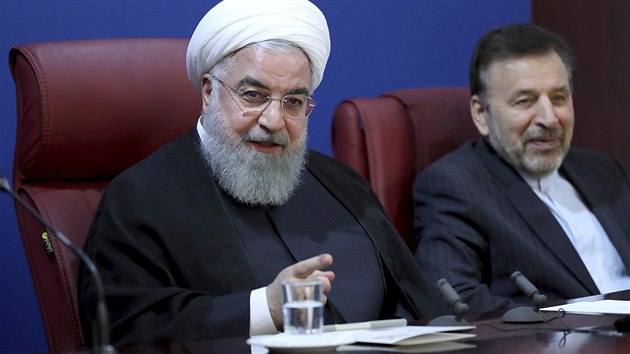 Íránský prezident Hasan Rúhání při pondělním setkání s ekonomy z íránského ministerstva financí
