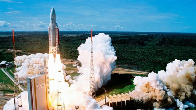 Start rakety Ariane 5 z kosmodromu Kourou ve Francouzsk Guyan (18. prosince 2009)