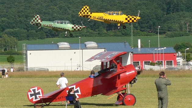 Dvakrt Zlin Z-226MS Trener s replikou Fokkeru Dr.I