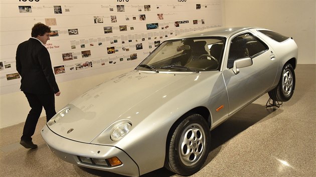 Porsche 928