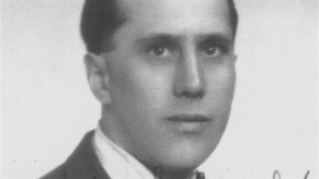 Jaroslav Žícha spolupracoval s protikomunistickým referátem gestapa dobrovolně od roku 1939. Nacisté  s jeho pomocí zlikvidovali například skupiny Prstýnkáři, KOS, Plamen svobody.