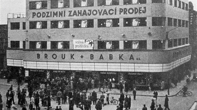 Obchodní dům Brouk+Babka na Smetanově náměstí v Moravské Ostravě (30. léta dvacátého století)
