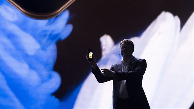 Rozkl�dac� smartphone Samsung