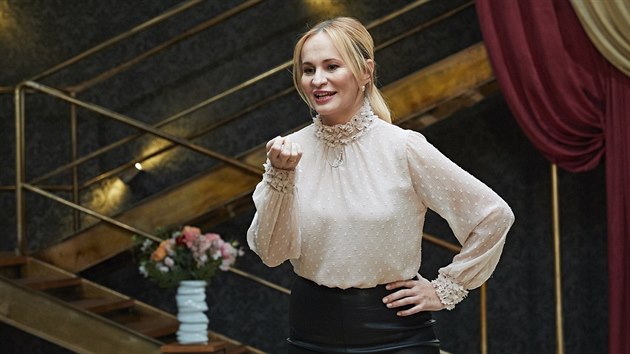Moder�torka po�adu O 10 let mlad��, Monika Absolonov�.
