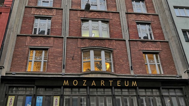 Mozarteum z Jungmannovy ulice