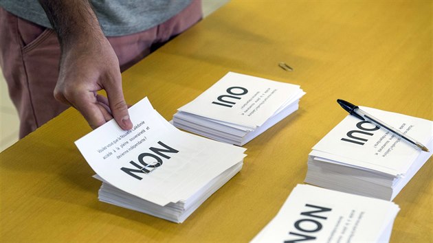 V Nové Kaledonii hlasovali v referendu o vyhlášení nezávislosti ostrovů na Francii. (4. listopadu 2018)