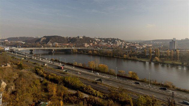 Vhled z ve Barrandovskch teras na Prahu a Barrandovsk most. (7.11.2018)