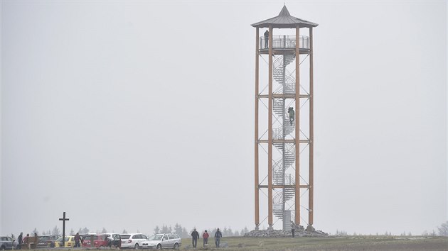 Nov rozhledna Kopaninka oteven 8. listopadu 2018 nedaleko obce Repechy na Drahansk vrchovin je vysok 22 metr. Za pznivch podmnek lze z ochozu ve vce 18 metr pozorovat i vrcholy Jesenk, Orlickch hor a Beskyd.