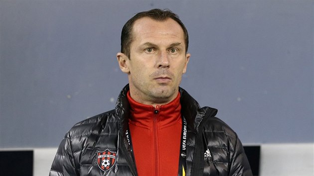 Radoslav Ltal sleduje vkony svch svenc ze Spartaku Trnava.