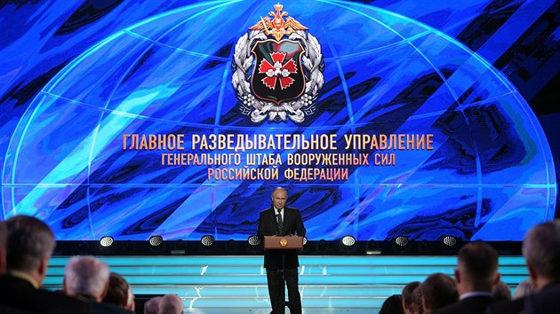 Rusk prezident Vladimir Putin v ocenil vysokou profesionalitu rusk vojensk rozvdky na setkn s dstojnky pi pleitosti stho vro vzniku rusk vojensk rozvdky. (2. listopadu 2018)