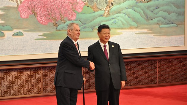 Prezident R Milo Zeman se zastnil slavnostnho zahjen dovoznho veletrhu China International Import Expo (CIIE) v anghaji s nskm prezidentem Si in-pching. (5. listopadu 2018)