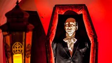 V kaplické Galerii Krampus je do 6. ledna 2019 k vidní výstava Dracula a ti...