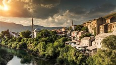 Pokození Mostaru bhem obanské války bylo obrovské, v souasné dob u staré...