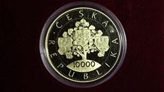 Mince v nominální hodnotě 10 000 korun, jsou raženy speciálně k 100. výročí...