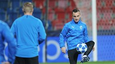 Plzeský fotbalista Martin Zeman na tréninku ped zápasem Ligy mistr proti...