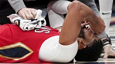 Anthony Davis z New Orleans dostal ránu do oblieje.