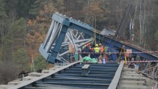 Výmna oblouk na elezniním most nad pehradou Hracholusky. (9. 11. 2018)