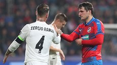PERDÓN, MILAN. Sergio Ramos z Realu Madrid se omlouvá plzeskému záloníkovi...