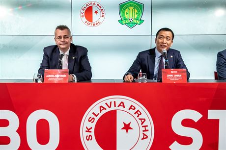 Jaroslav Tvrdík, pedseda pedstavenstva fotbalové Slavie a ou in-Chuej,...